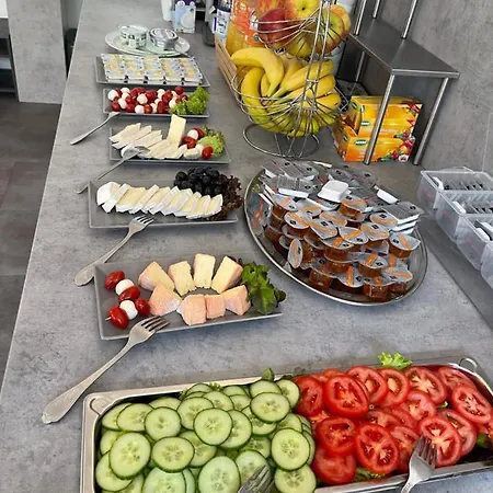 Central Hotel Duisburg 3*