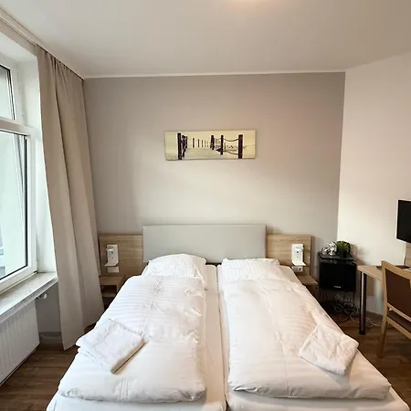 Central Hotel Duisburg 3*