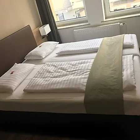 Central Hotel Duisburg 3*