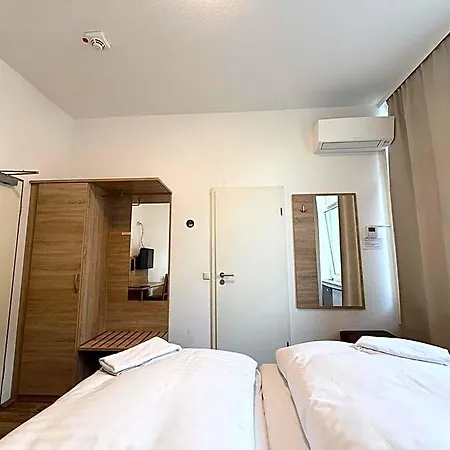 Central Hotel Duisburg Hotel 3*